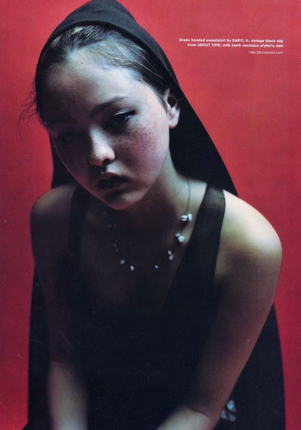 Người mẫu gốc Nhật Devon Aoki chụp bởi Mario Sorrenti năm 1997.