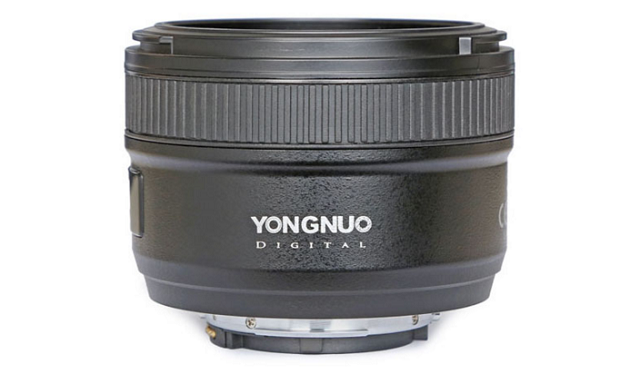 yongnuo-tung-ong-kinh-50mm-f1-8-gia-sieu-re-cho-nikon_photozone-com-vn_-1