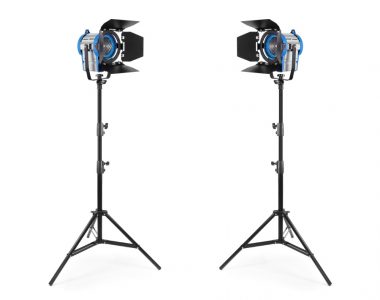 Bộ 2 đèn quay phim Spotlight 650Wx2 ánh sáng ấm (3200K) chuyên nghiệp kèm chân đèn 2.5m