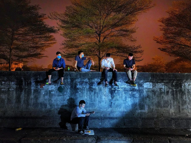Ảnh Hà Nội về đêm tuyệt đẹp dưới ống kính của nhiếp ảnh gia đường phố nổi tiếng